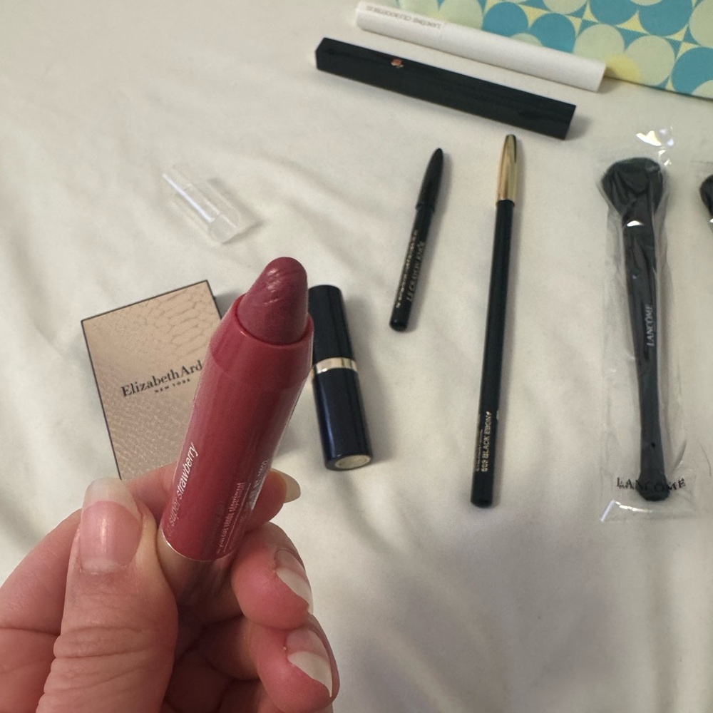 Makeup bundle - Picture 4 of 8